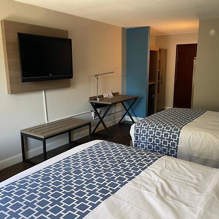 Rodeway Inn Columbia Bagian luar foto