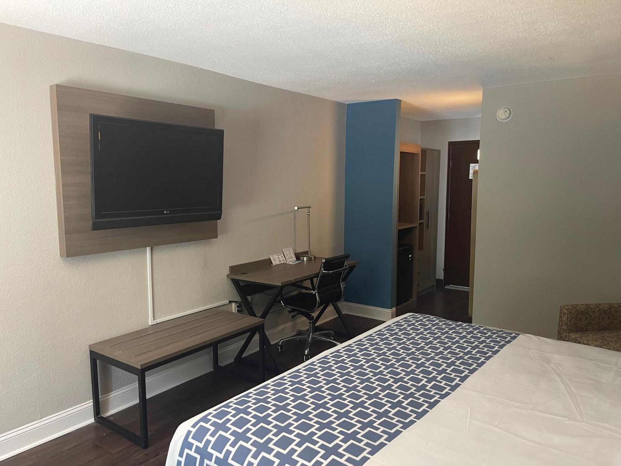 Rodeway Inn Columbia Bagian luar foto