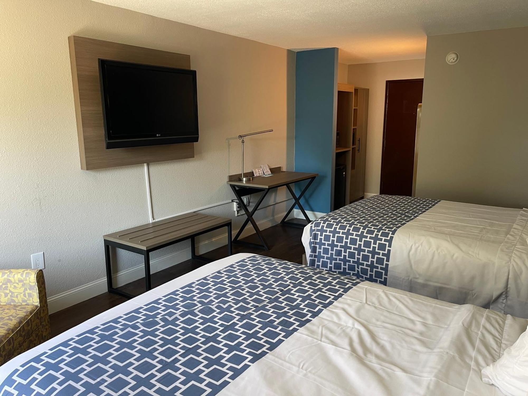 Rodeway Inn Columbia Bagian luar foto