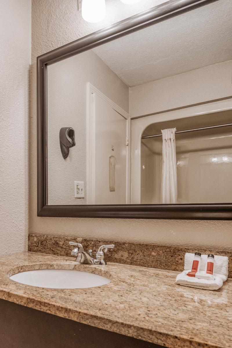 Rodeway Inn Columbia Bagian luar foto